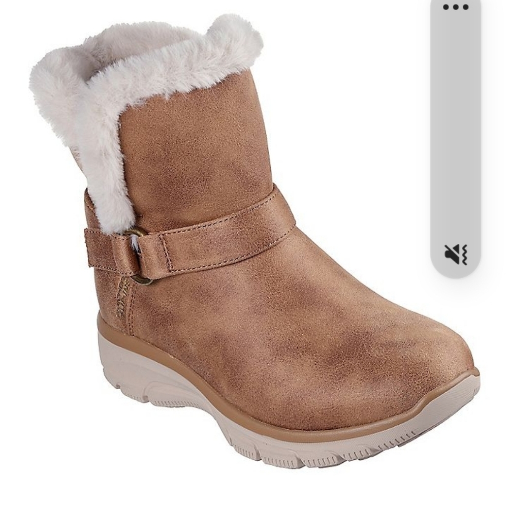 Keep stylish and cozy this season with these Skechers Hands Free Slip-ins®